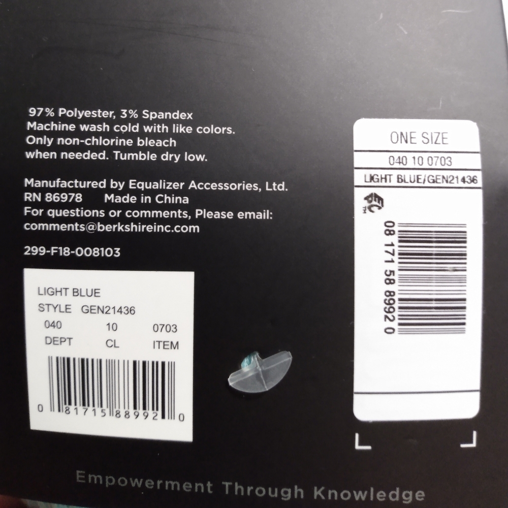 CAT EMOJI WITH SUNGLASSES SOCKS - Picture 6 of 6